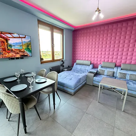 Ibiza Neon 1bdr W Terrace, Workdesk And Paid Parking 아파트 소피아