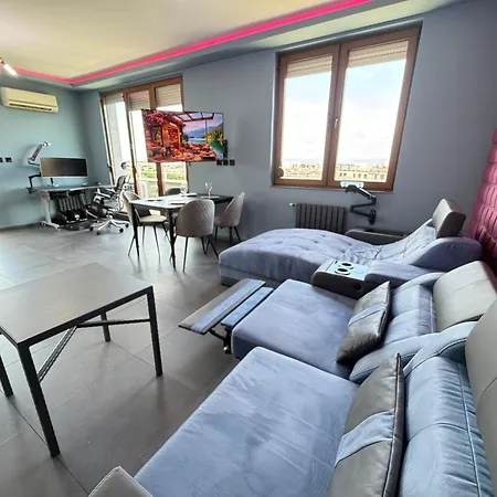 Ibiza Neon 1bdr W Terrace, Workdesk And Paid Parking 소피아