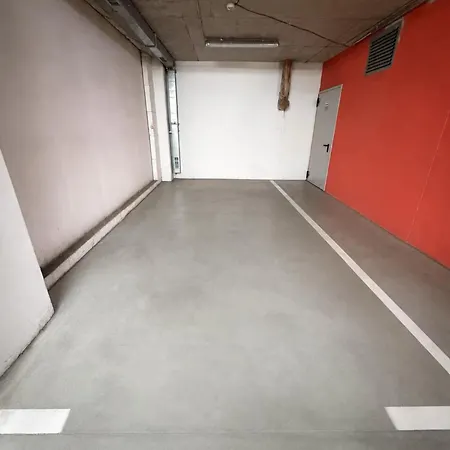 Ibiza Neon 1bdr W Terrace, Workdesk And Paid Parking 소피아