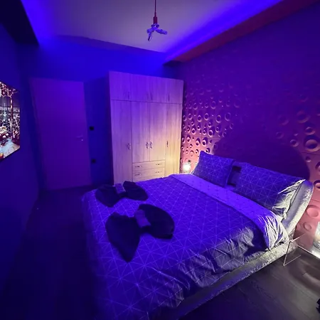 Ibiza Neon 1bdr W Terrace, Workdesk And Paid Parking *
