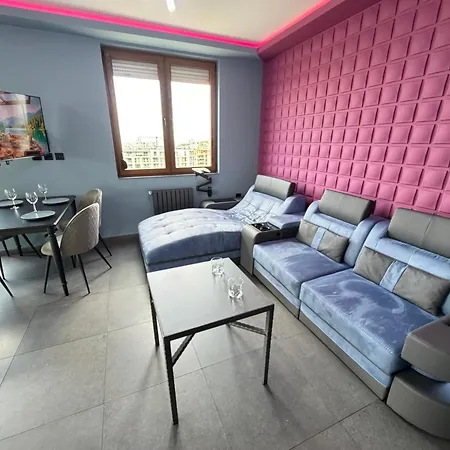 아파트 Ibiza Neon 1bdr W Terrace, Workdesk And Paid Parking 소피아
