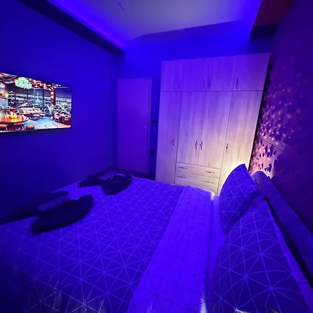 Ibiza Neon 1bdr W Terrace, Workdesk And Paid Parking *