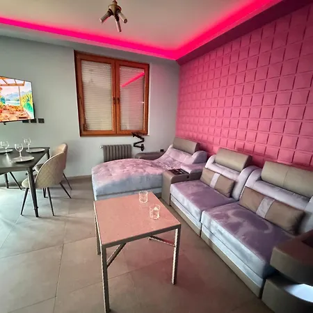 Ibiza Neon 1bdr W Terrace, Workdesk And Paid Parking *