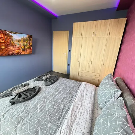 Ibiza Neon 1bdr W Terrace, Workdesk And Paid Parking
