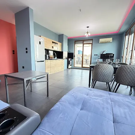 Ibiza Neon 1bdr W Terrace, Workdesk And Paid Parking 아파트 소피아
